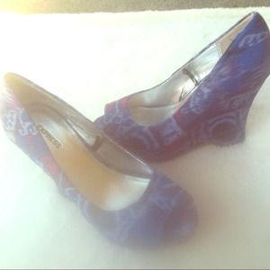 Tie dye express shoes 💙