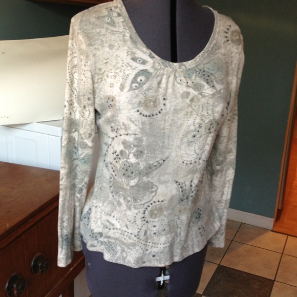 Long sleeve small top