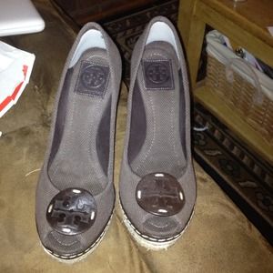 ***SOLD*****Tory burch wedges 8 brown