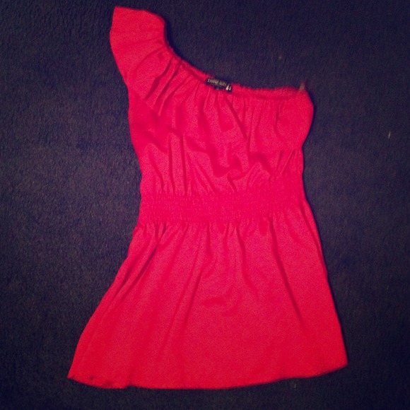 Sexy, one shoulder top. Perfect for nighttime fun.