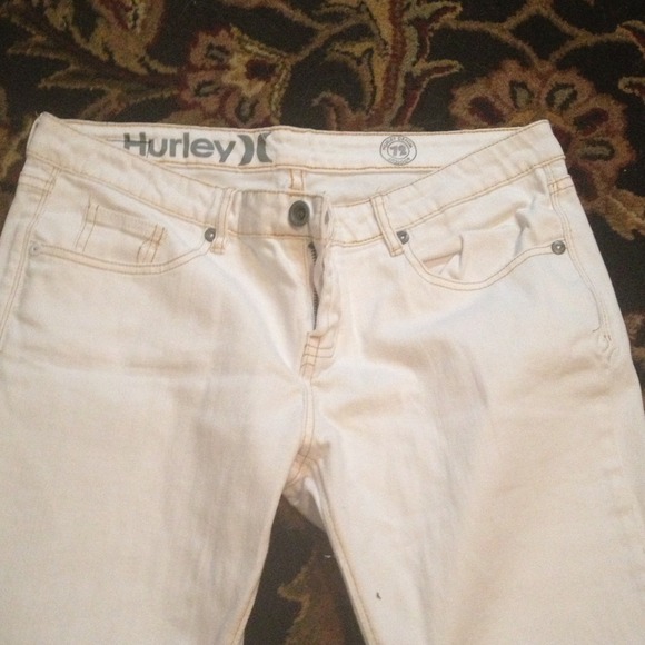 White Hurley jeans and black/peach top bundle ❤