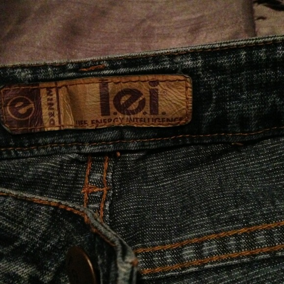 Denim - Picture 2 of 4