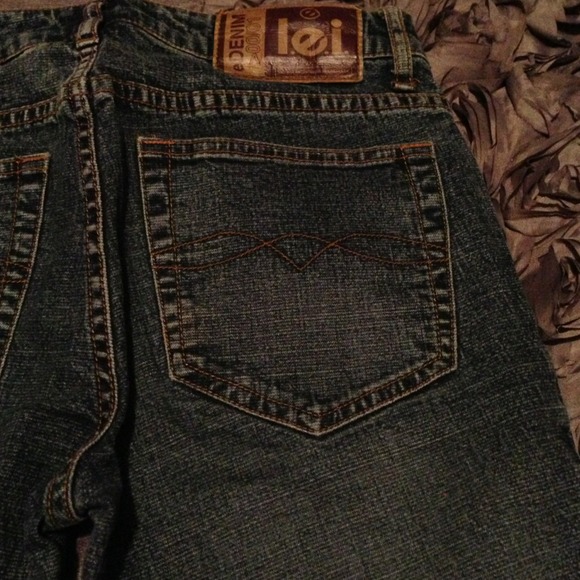 Denim - Picture 4 of 4