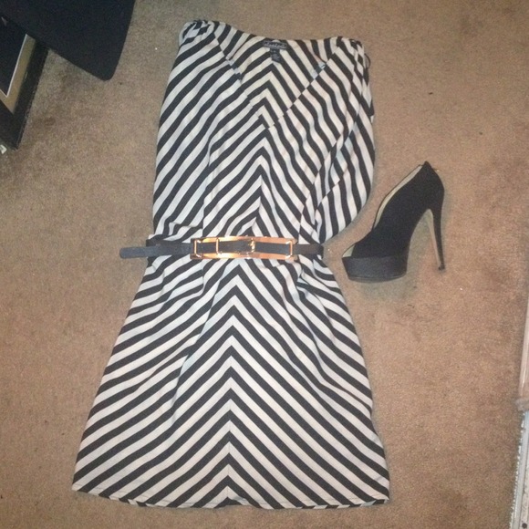 This season is all about the black & white stripe