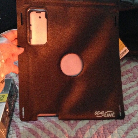 Submersible protection for Apple iOS device. - Picture 2 of 4