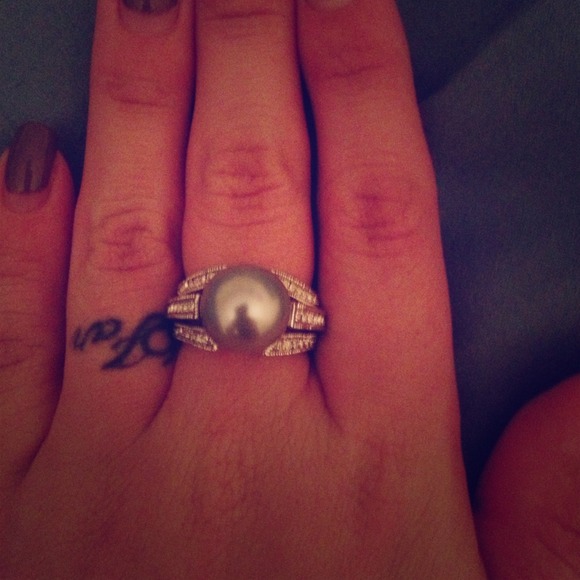 🎈Sold🎈Pearl & CZ fashion ring