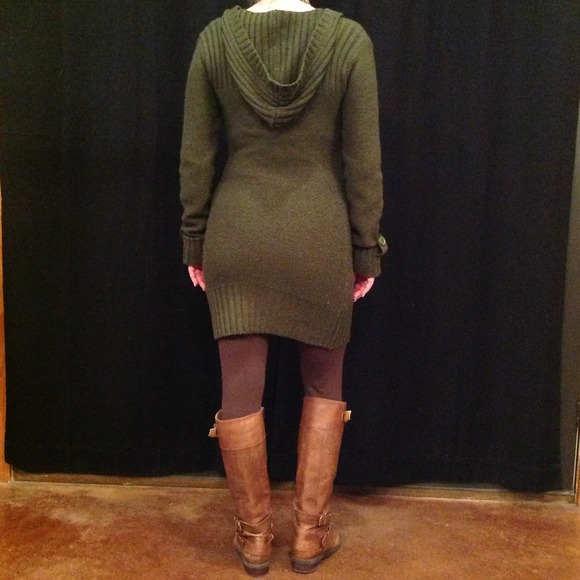 SOLD REDUCED********Derek Heart hooded sweater - Picture 2 of 3