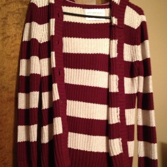 Sweater - Picture 2 of 2