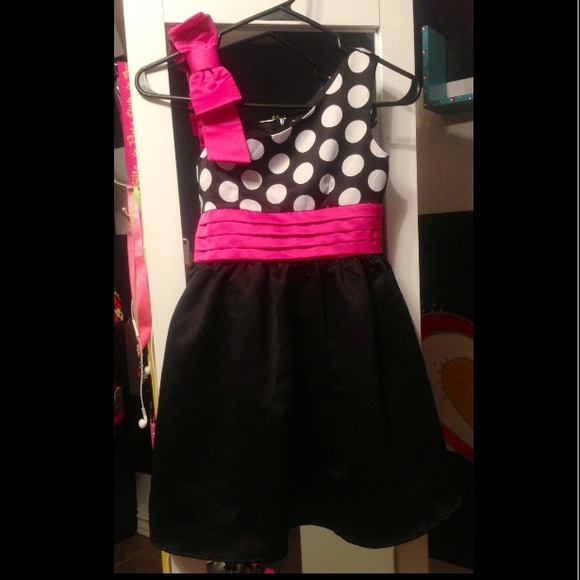 🔴SOLD🔴Polka dot black and pink dress