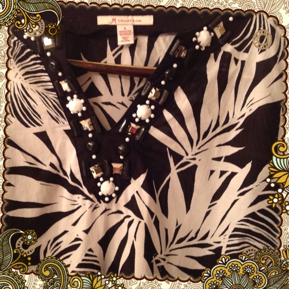 🔴🔴SOLD🔴🔴100 % Cotton V Top - Picture 2 of 4