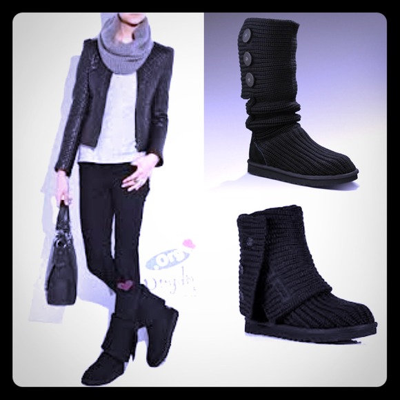 *Reserved* new size 7 classic black cardy UGGs.