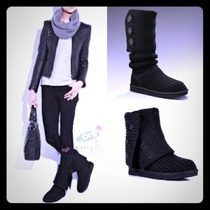 *Reserved* new size 7 classic black cardy UGGs.