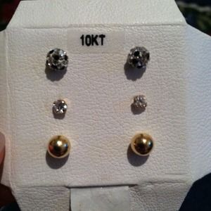 !!SOLD!! Gold earring set