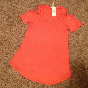 🚫Reserved🚫Kirra Cut-out Shoulder Coral t-shirt