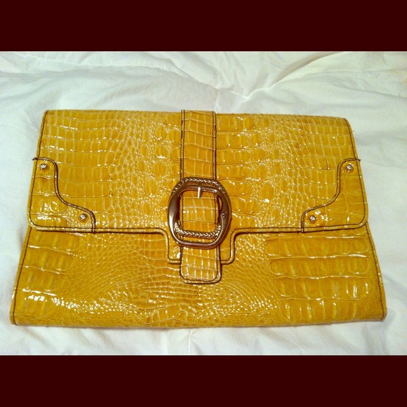 Bold Yellow Jessica Simpson clutch(large)