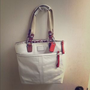 🔴*SOLD*🔴Authentic white Coach purse