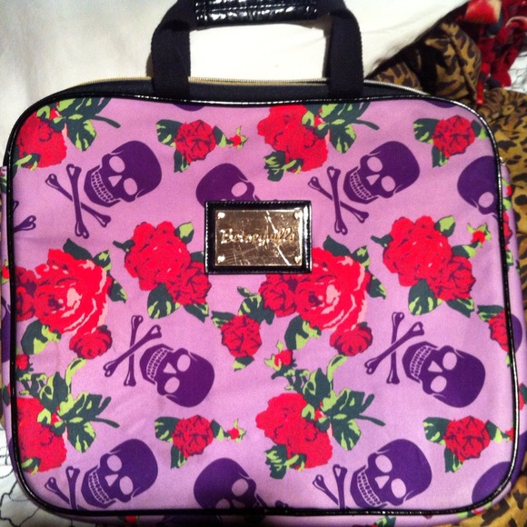 Traded with @Roz_Thor