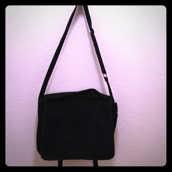 SOLD!!!!Really cool cross body black bag