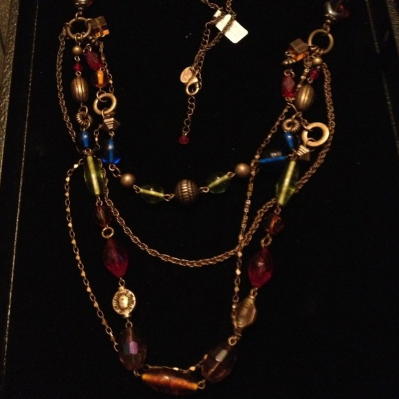Beautiful multi strand necklsce - Picture 2 of 2