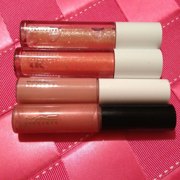 💋SOLD!!💋 Genuine MAC lipgloss 💋