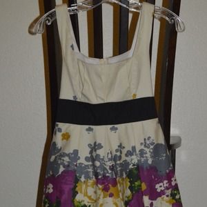 ✋Traded🎉Super Cut Flower Dress