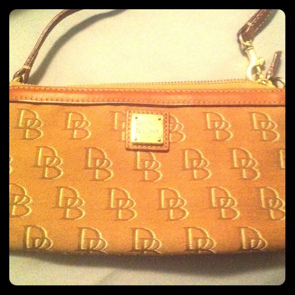 Dooney and Bourke wrislet