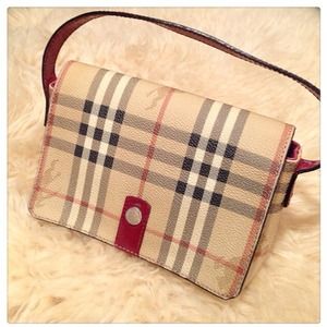 ⬇⬇Authentic Burberry Classic Leather Purse