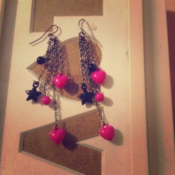 Hearts & stars dangle earrings! Super cute!