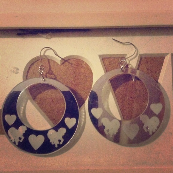 Mirrored ponies and hearts hoops!