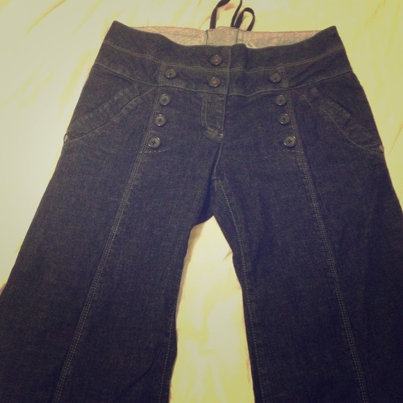 Flared jeans w/ buttons & tie back Size 28