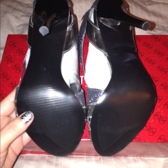 ✂REDUCED PRICE✂ Guess Heels - Picture 4 of 4