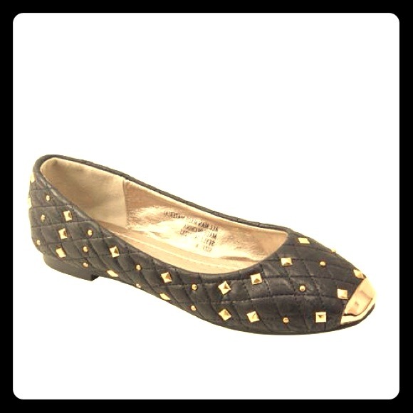 Quilted Studded flats with metallic cap toe