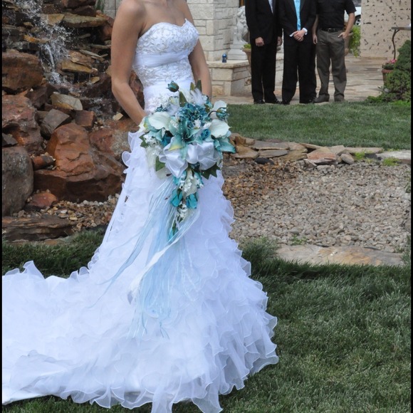 Beautiful wedding dress! REDUCED! Make me an offer