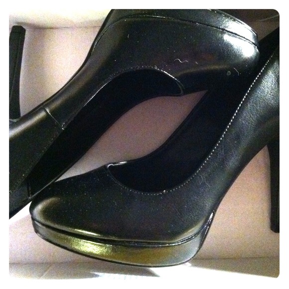 Heels REDUCE ⬇ on HOLD for @LILIM