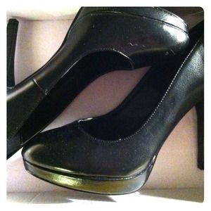 Heels REDUCE ⬇ on HOLD for @LILIM