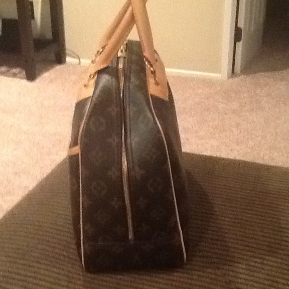 The real deal !!!!  Louis Vuitton    (SOLD!!!) - Picture 2 of 4