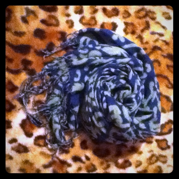 Scarf - Picture 1 of 1