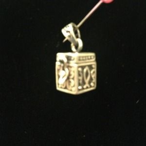 Sterling silver locket. Working clasp.