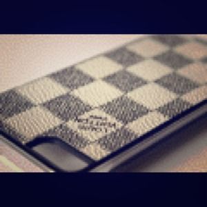iPhone 5 case LV