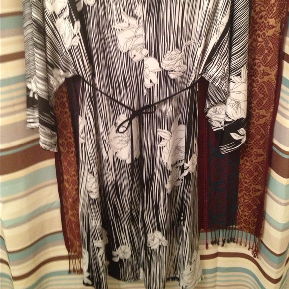 🚫Sold in bundle🚫 - Picture 2 of 3