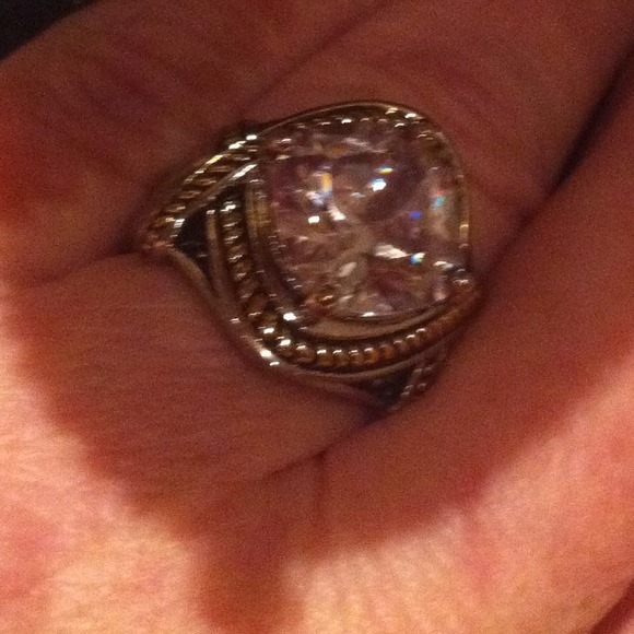 SOLD COCKTAIL SOLITAIRE RING - Picture 3 of 3