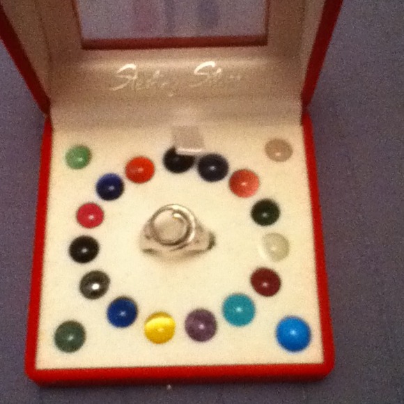 Interchangeable marble ring