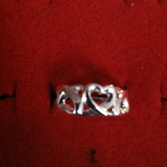 Jewelry - Hearts ring very cute