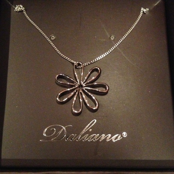 Island inspired flower pendant necklace
