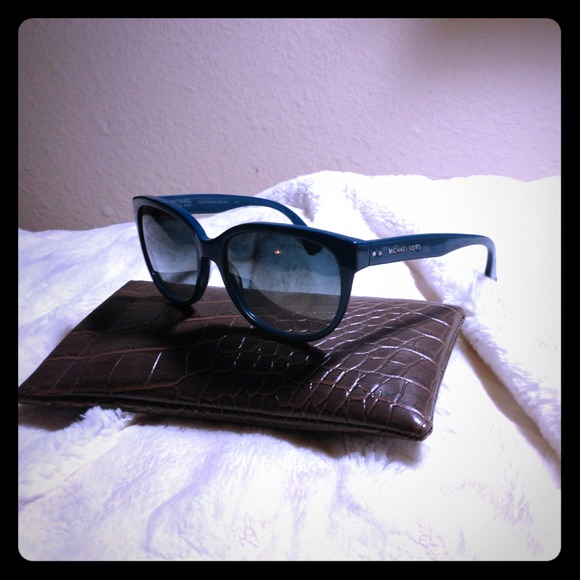 Michael Kors Accessories - ❤SOLD LOCALLY: New, Auth Michael Kors Sunnies❤