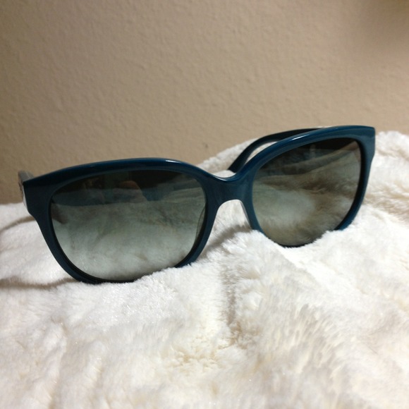 ❤SOLD LOCALLY: New, Auth Michael Kors Sunnies❤ - Picture 2 of 4