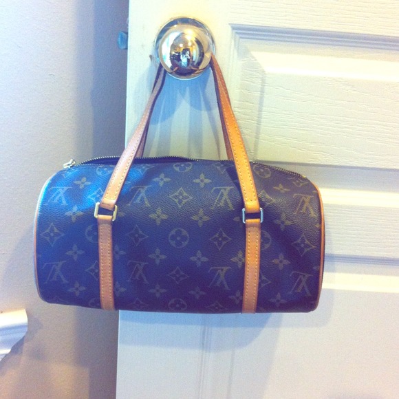Louis Vuitton ( small) papillon 26 with dustbag.