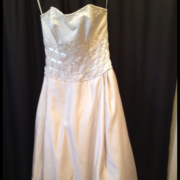 💥REDUCED💥🎀Beautiful eggshell wedding dress🎀