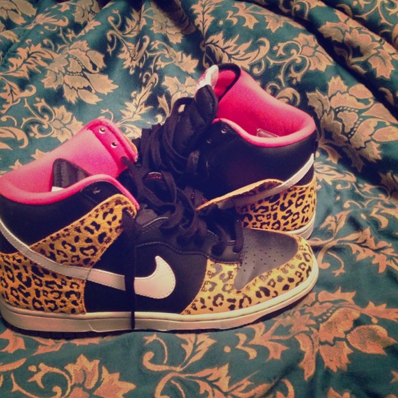 Leopard Nike dunks size 8.5