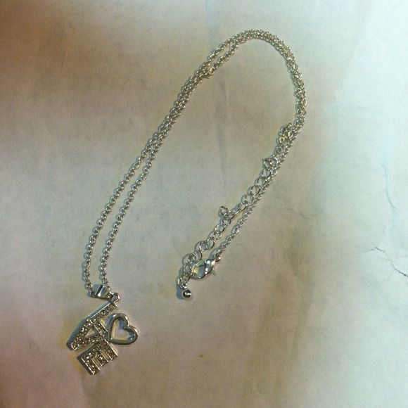 Silver love necklace - Picture 1 of 3